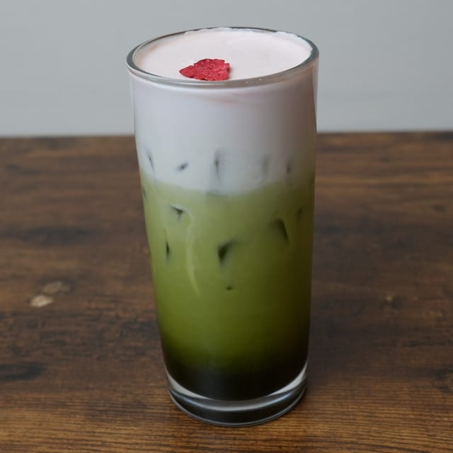 Strawberry Creme Cloud GREEN Thai Tea.